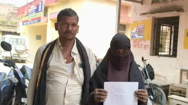 Chandauli News : महिला ने मारपीट और पीठ में चाकू मारने का लगाया आरोप, थाने में सुनवाई न होने पर सीओ से लगाई गुहार.