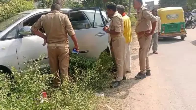 Chandauli News : ऑटो और इनोवा की टक्कर, महिला की मौत, हरसू ब्रह्म बाबा के दर्शन को बिहार जा रहा था परिवार.