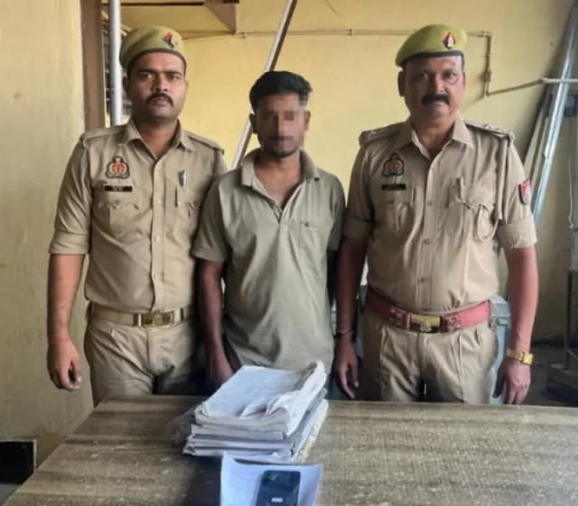 Chandauli News : इनोवा से 650 किलो गौमांस बरामदगी मामले में एक और आरोपी गिरफ्तार, चालक गुड्डू की तलाश जारी