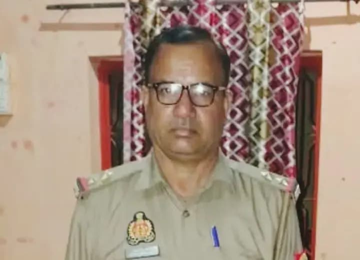 Chandauli News : मॉर्निंग वॉक से लौटे दरोगा की हार्ट अटैक से मौत, थाने में अचानक बिगड़ी थी तबीयत.