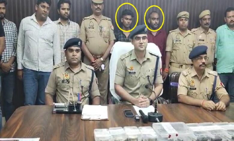 पुलिस लाइन चंदौली में लूटकांड का खुलासा करते एसपी