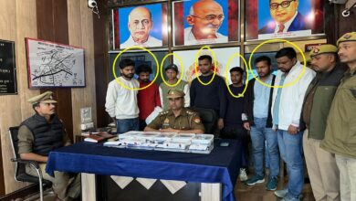 अलीनगर पुलिस की गिरफ्त में साइबर फ्रॉड करने वाले आरोपी बरामद सामान