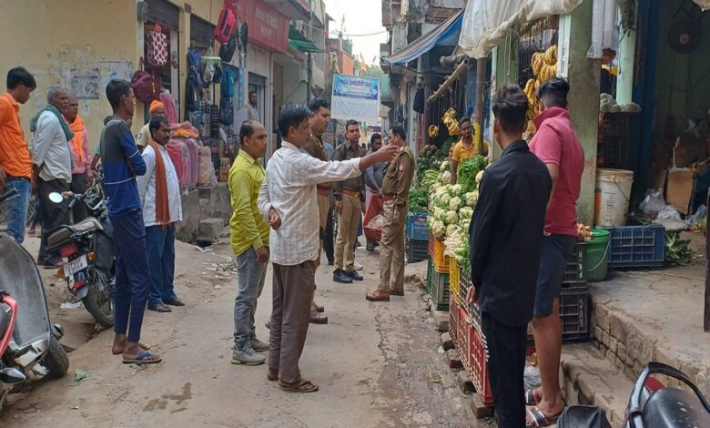 टांडा कला बाजार का अतिक्रमण हटवाते यशो डॉ आशीष मिश्रा फोर्स के साथ