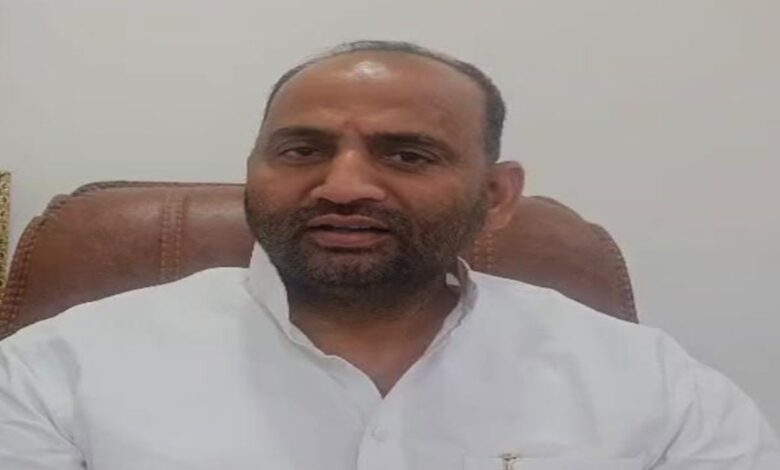 सैयदराजा के पूर्व सपा विधायक मनोज सिंह डब्ल्यू