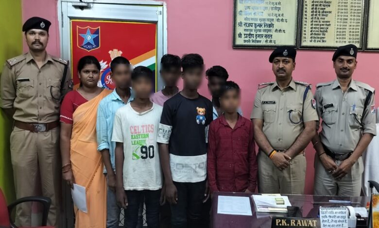 डीडीयू आरपीएफ द्वारा रेस्क्यू किये गए बच्चे