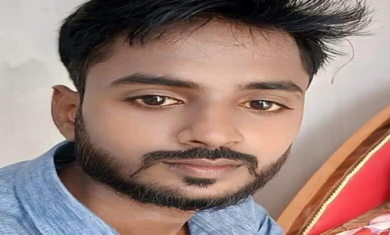 मृतक मनोज की फाइल फोटो