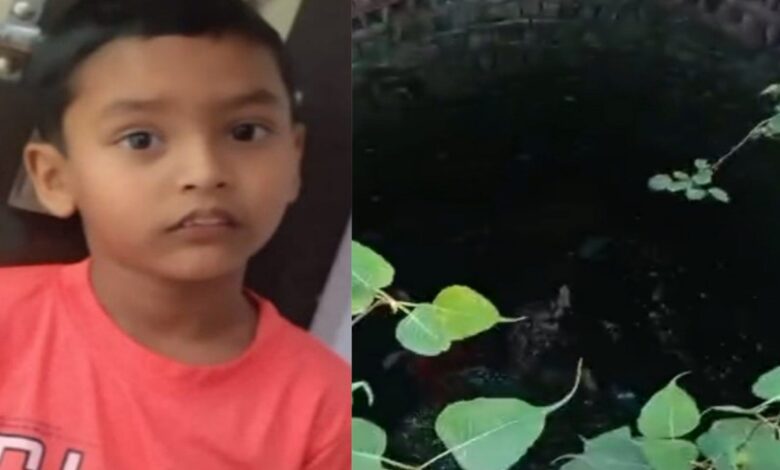 मृतक मंजर की फाइल फोटो , रामपुर गांव में स्थित कुआं