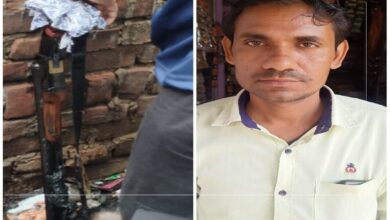 बरामद असलहा, मृतक संतोष मौर्य की फाइल