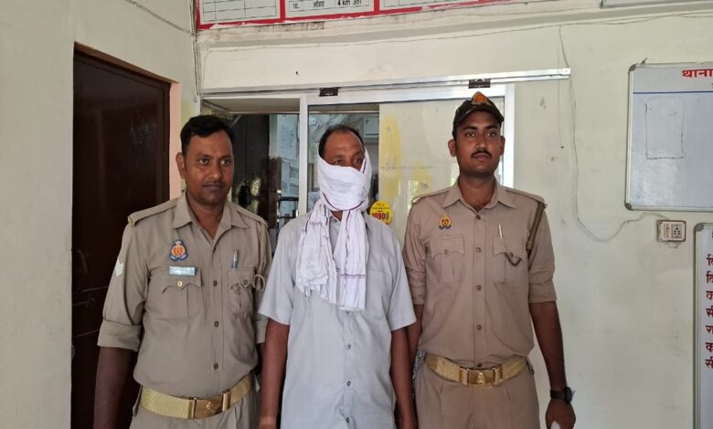 मुग़लसराय कोतवाली पुलिस की गिरफ्त में आरोपी