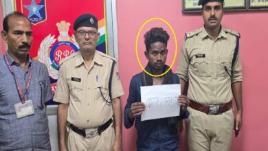 डीडीयू आरपीएफ की गिरफ्त में मानव तस्कर
